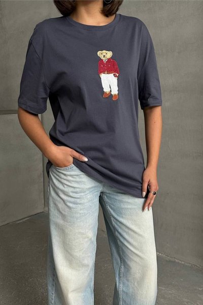 تيشيرت واسع بتطريز دب مدخن
