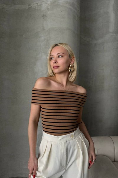 Kahve Madonna Yaka Örme Bluz