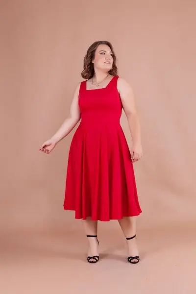 Kırmızı Midi Askılı Büyük Beden Kare Yaka Elbise