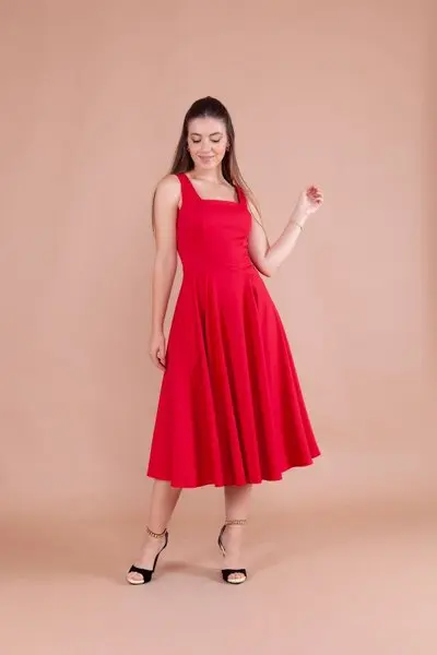 Kırmızı Midi Askılı Kare Yaka Elbise