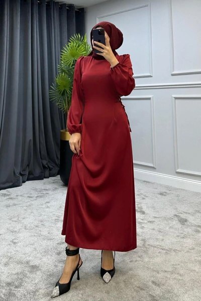 Kırmızı Saten Kumaş Yandan Bağlamalı Model Tesettür Abiye Elbise