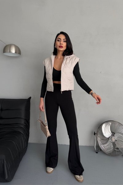 Krem Cepli Kapitone Kapüşonlu Crop Yelek