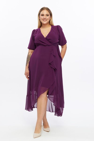 فستان شيفون مقاس كبير بتفاصيل كشكش مع حزام وياقة كروس بنفسجي