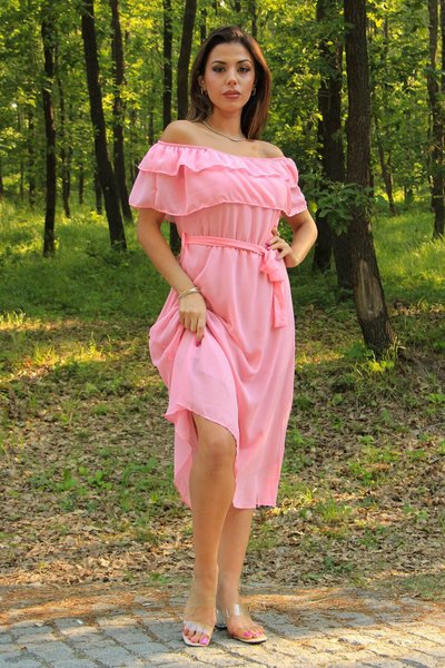 Pembe Midi Kuşaklı Madonna Yaka Elbise