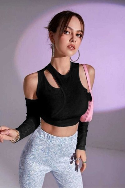 Siyah Asimetrik Omuz Ve Göğüs Detay Uzun Kollu Cutout Crop Bluz