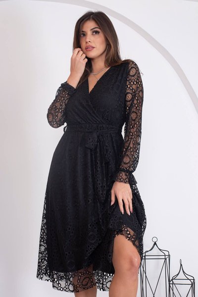 فستان دانتيل مبطن بياقة متقاطعة مع حزام أسود ميدي