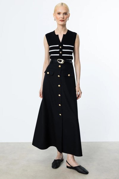 Siyah Uzun Beli Kemerli Süs Düğmeli Etek