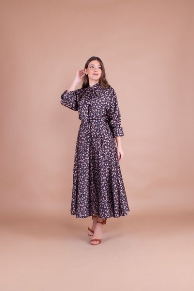 Siyah Uzun Çiçek Desenli Saten Yarasa Kol Tesettür Abiye Elbise