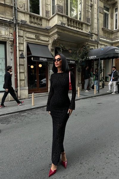 Siyah Uzun Sırt Dekolteli Casey Dekolte Kabartma Elbise