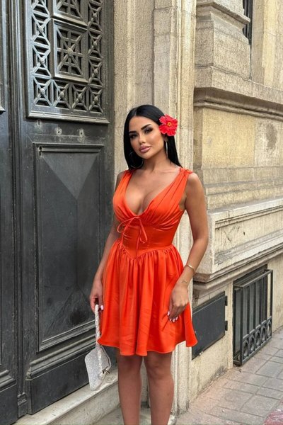 Turuncu Mini Lona Korse Detay Saten Tasarım Elbise