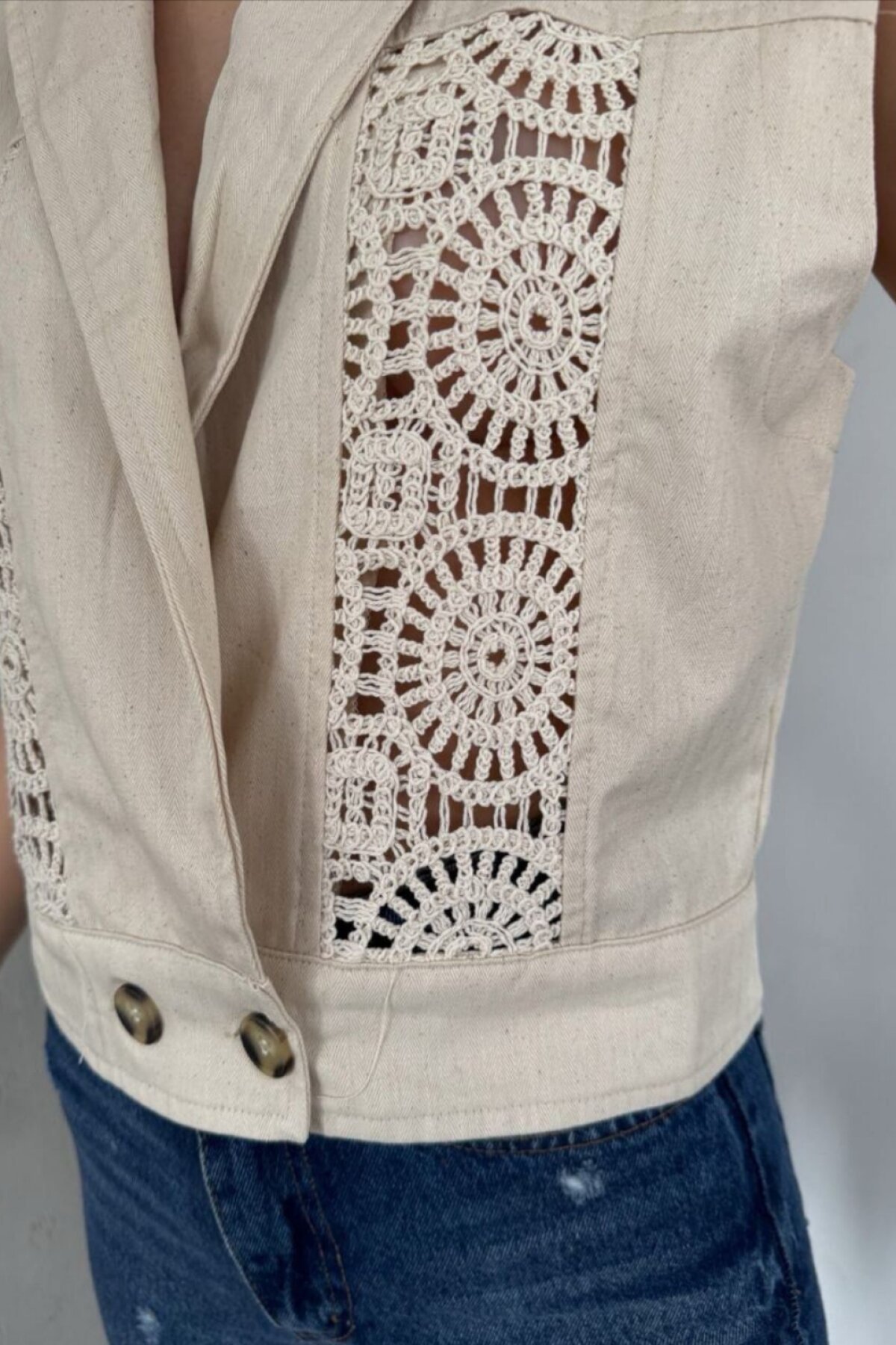 Beige Guipure Detailed Vest - Özer&Hermin