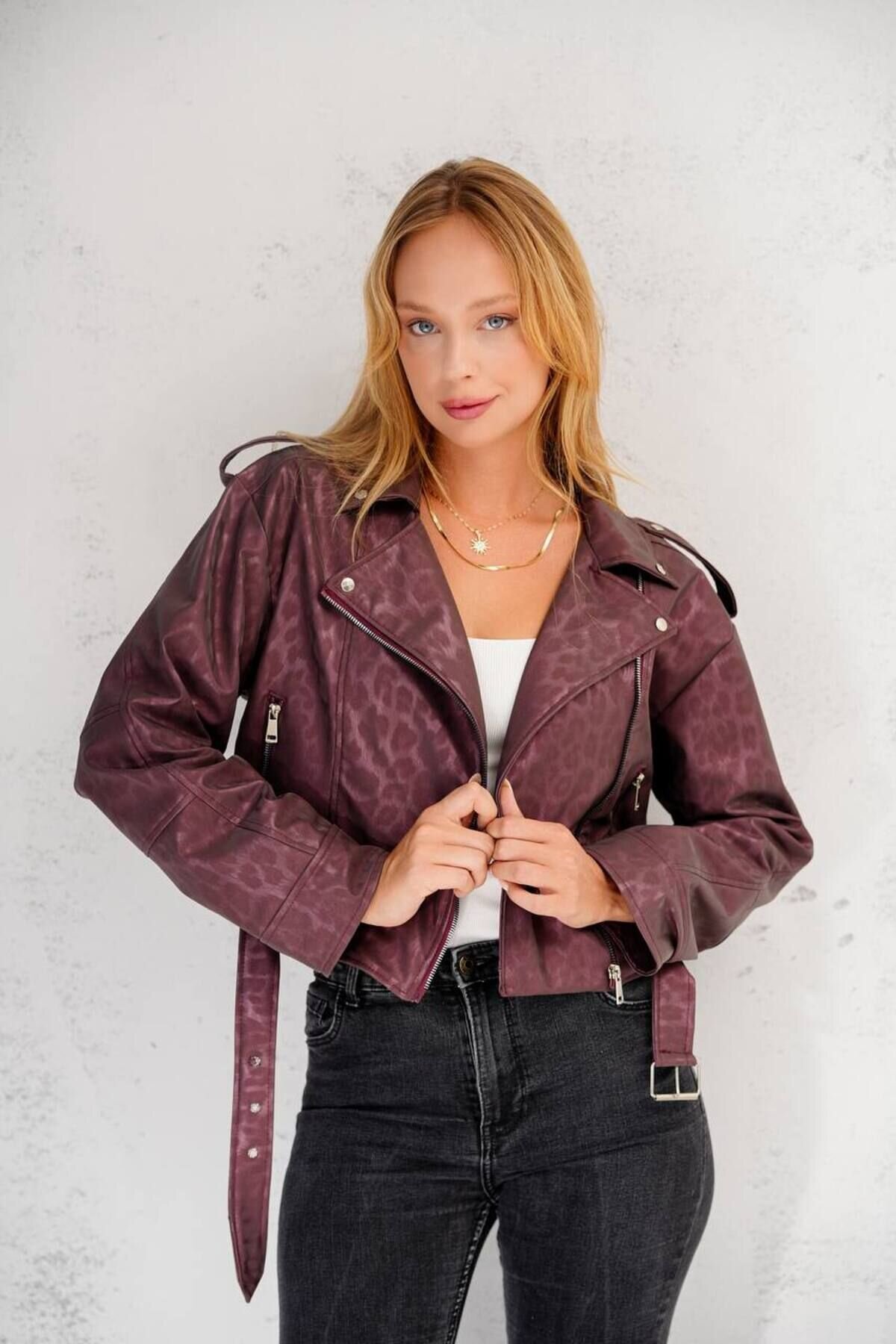 Bordo Leopar Desenli Kısa Kemerli Ceket - İLKCET MODA