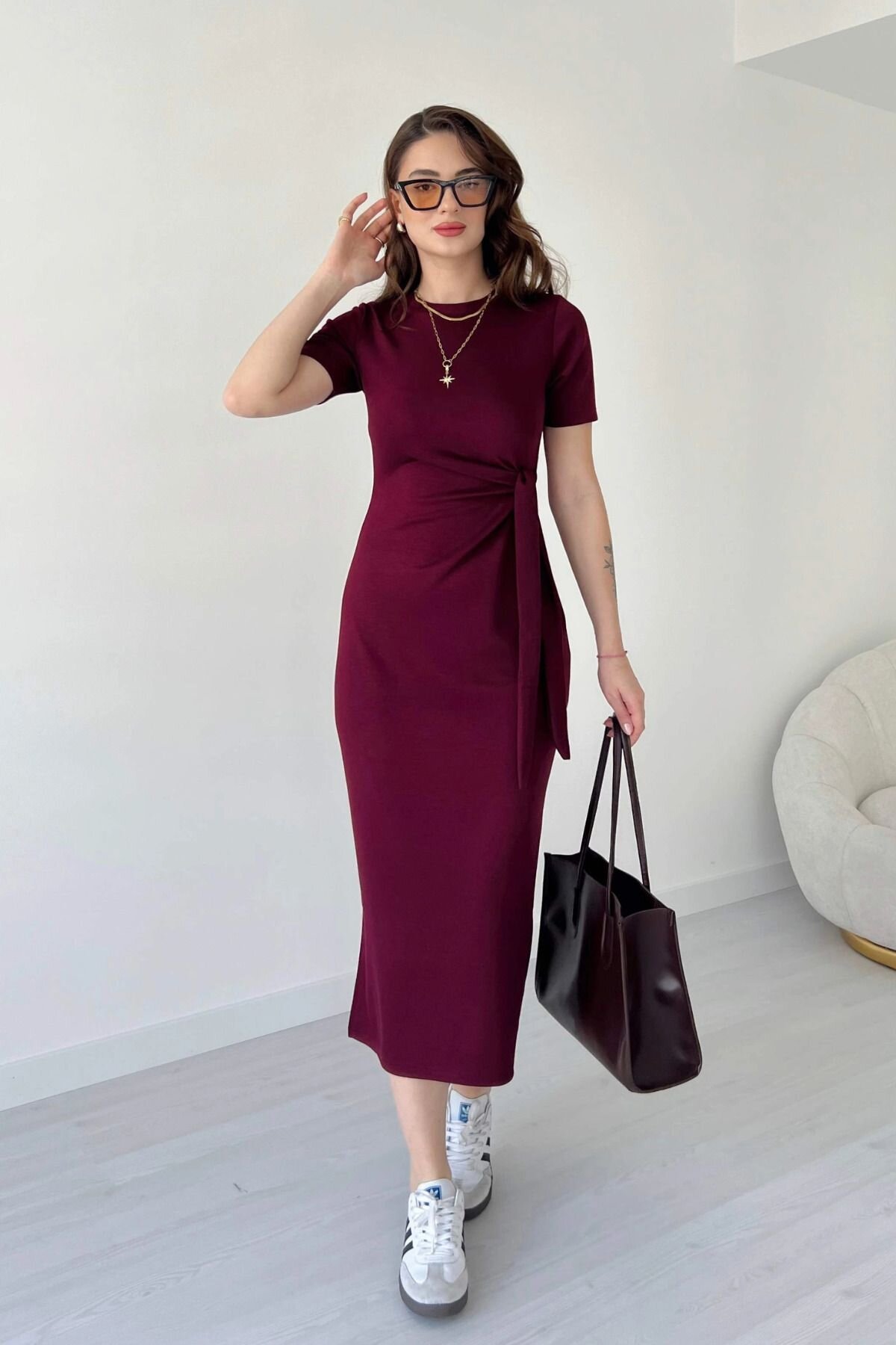Bordo Midi Kısa Kol Bağlama Detaylı Yanları Yırtmaçlı Modal Elbise - MOZENA