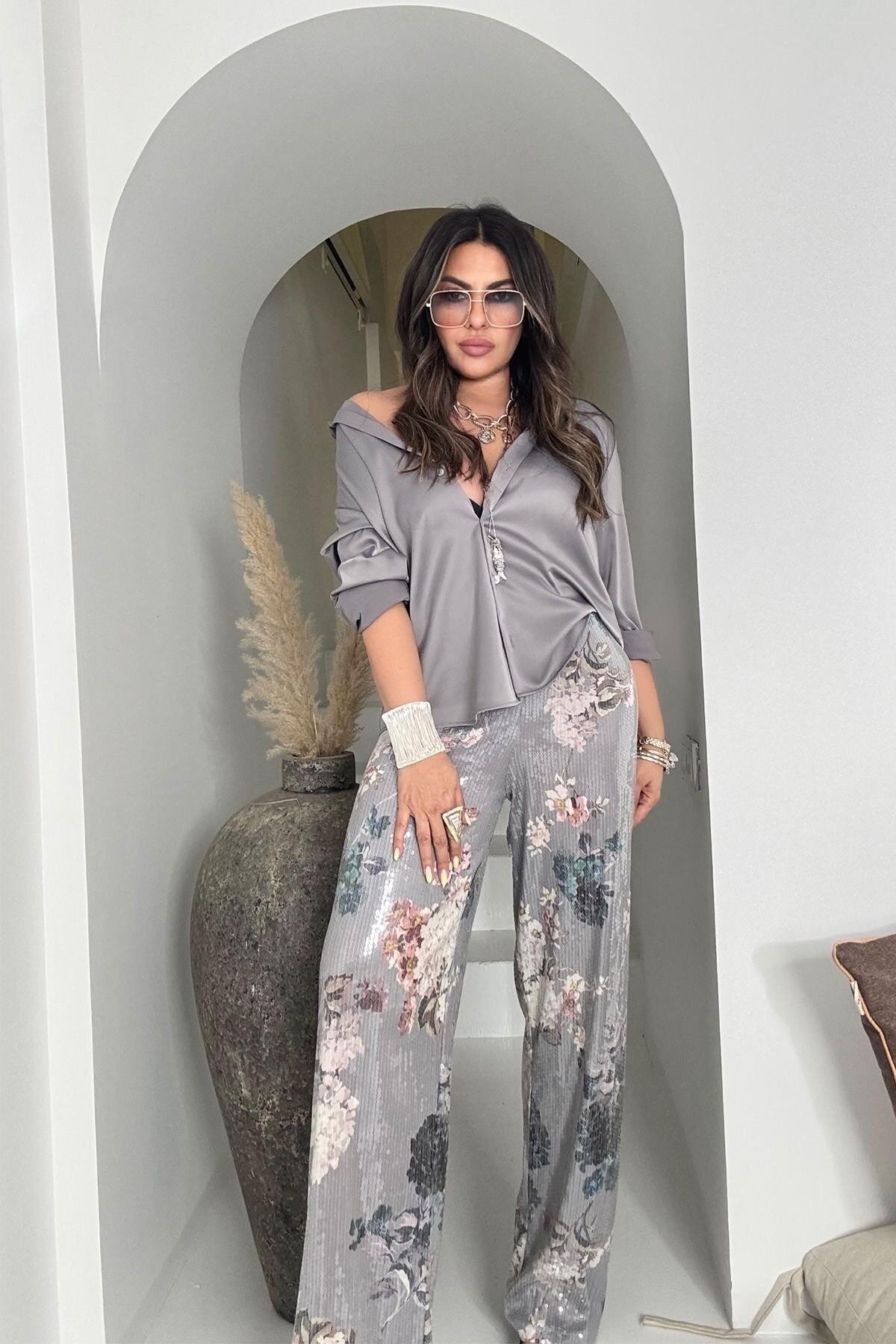 Gri Payetli Çiçek Desen Pantolon - Sohotique By P