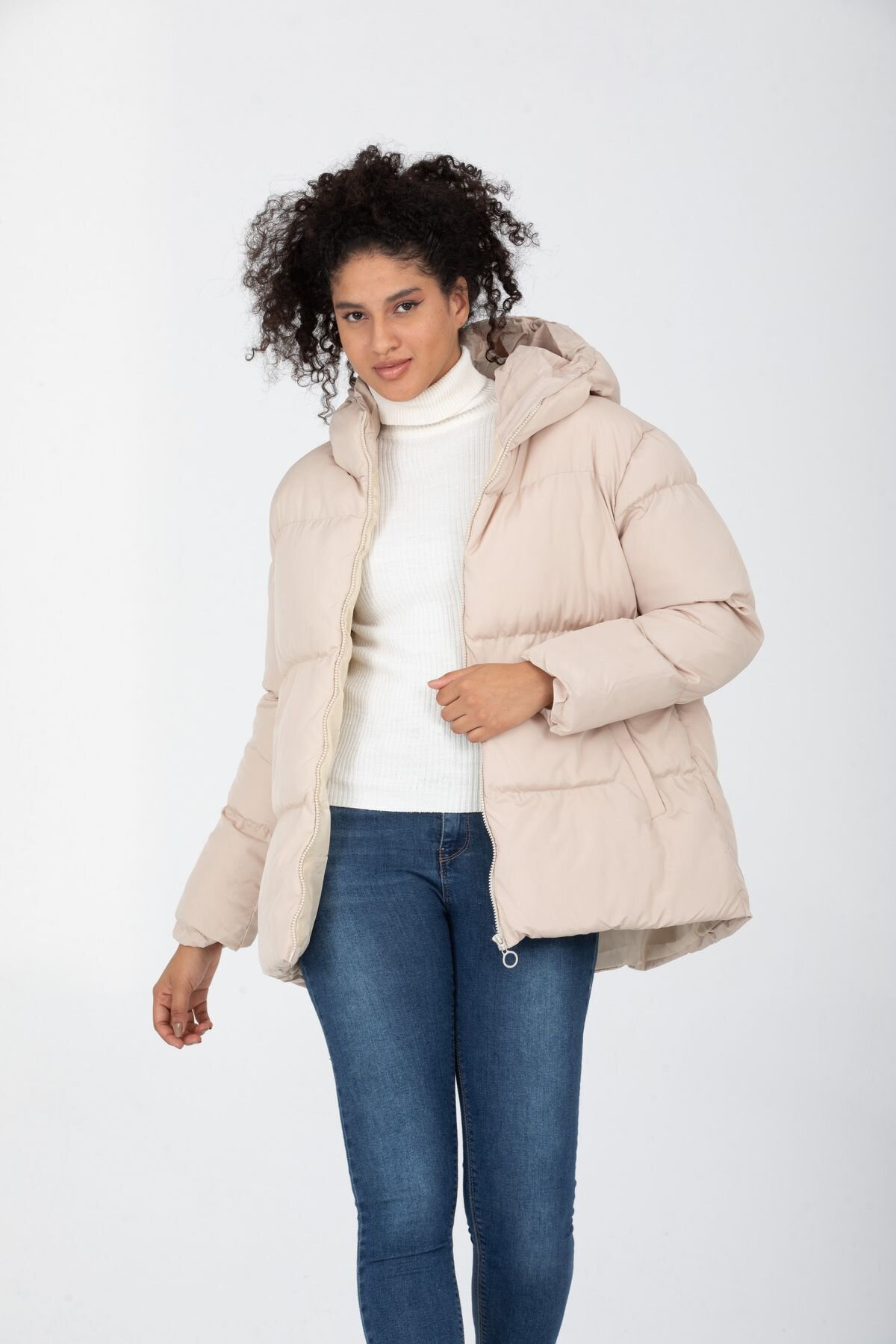 Krem Kapüşonlu Regular Şişme Mont - İLKCET MODA