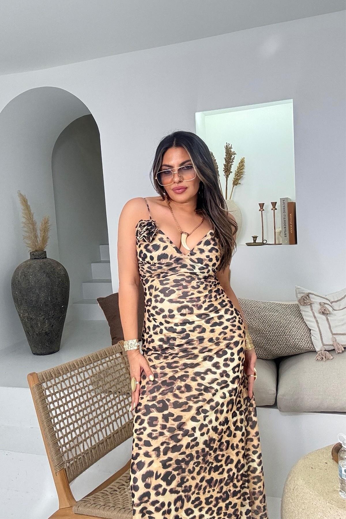 Leopar Uzun Askılı Çiçek Broşlu Tül Elbise - Sohotique By P