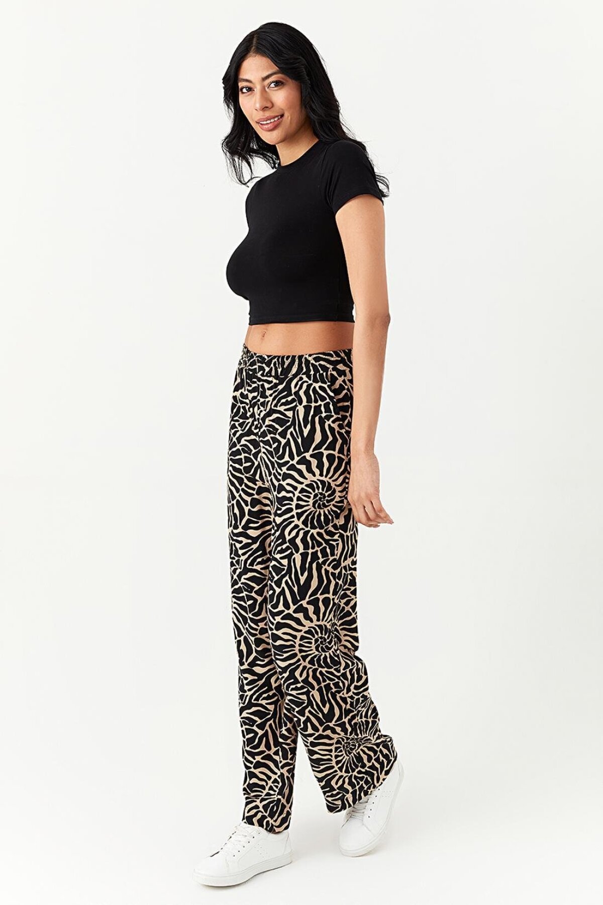 بنطلون أسود منقوش بخصر عالٍ وقصة أرجل واسعة - Select Moda