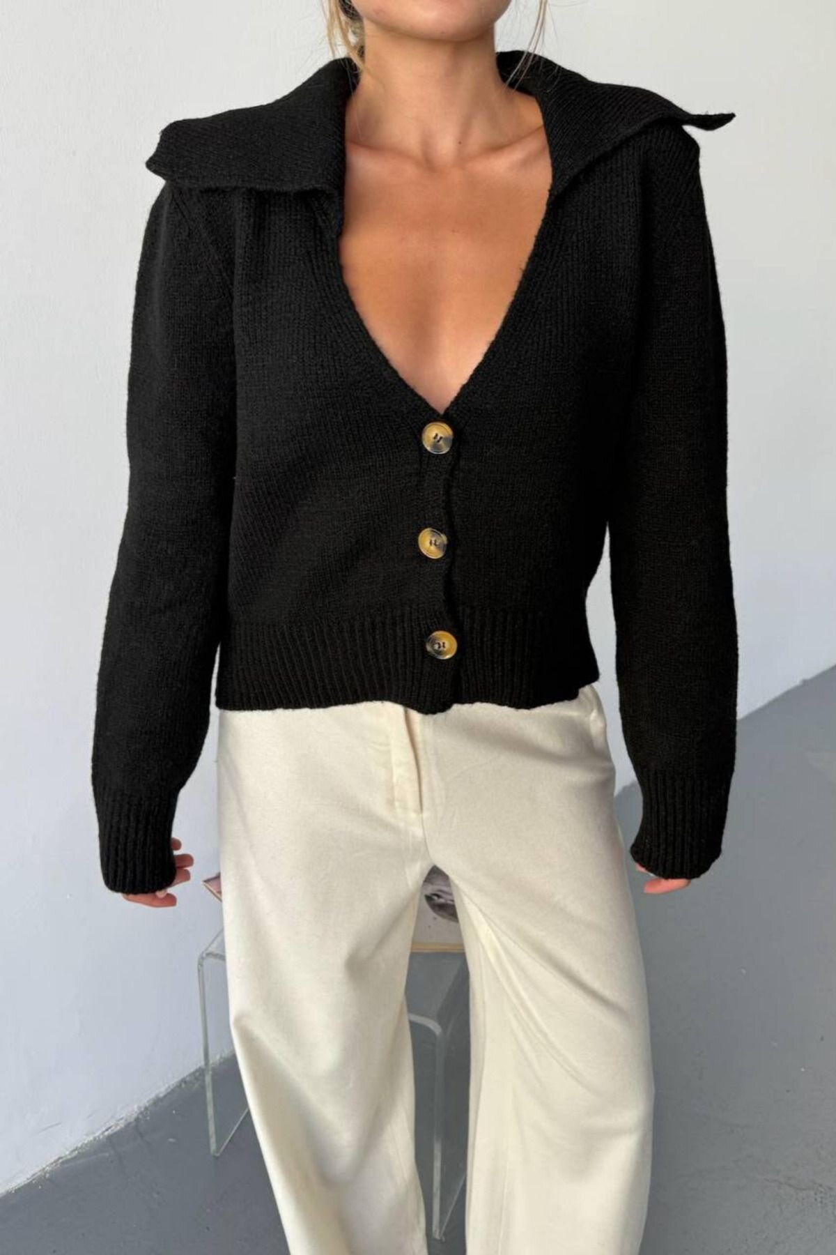 Siyah Şal Yaka Düğmeli Triko Hırka - İLKCET MODA