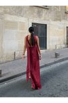 Bordo Uzun Saten Sırt Dekolteli İnce Askılı Şal Detaylı Esnek Kumaş Abiye Elbise