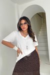 Ekru V Yaka Örme Kumaş Likralı Tshirt