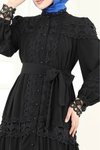 Siyah Kuşaklı Dantel Detaylı Tesettür Elbise
