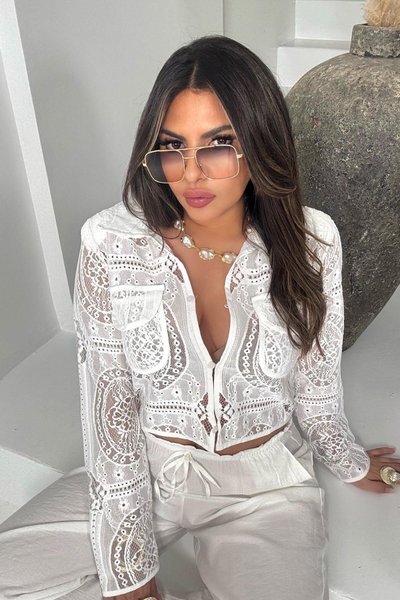 Beyaz Dantelli Yarı Transparan Gömlek
