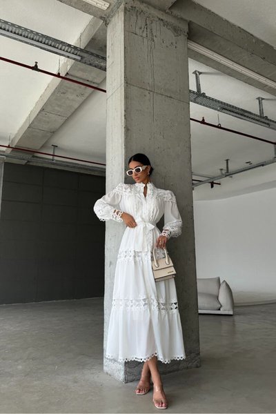 Beyaz Uzun Dantel Detaylı Elbise