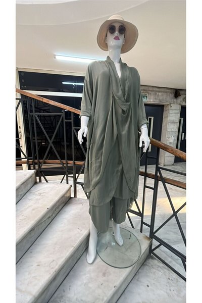 Haki Italyan İpek Detaylı Oversize Sonsuzluk Kaftan Bluz Asimetrik Pantolon İkili Takım