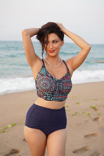 Siyah Toparlayıcı Büzgülü Model Nilüfer Desen Bikini Takım