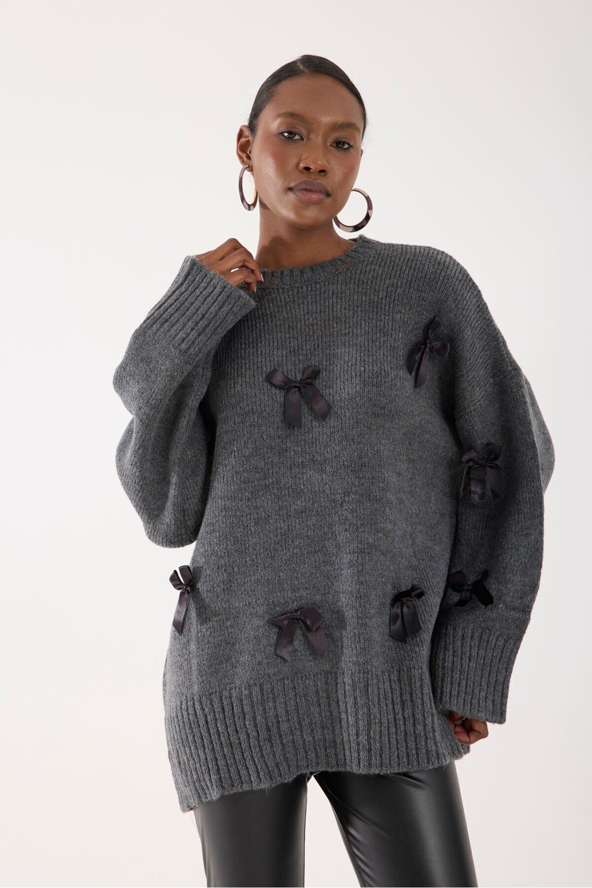 Antrasit Fiyonk Kurdela Detay Oversize Uzun Kazak - İLKCET MODA