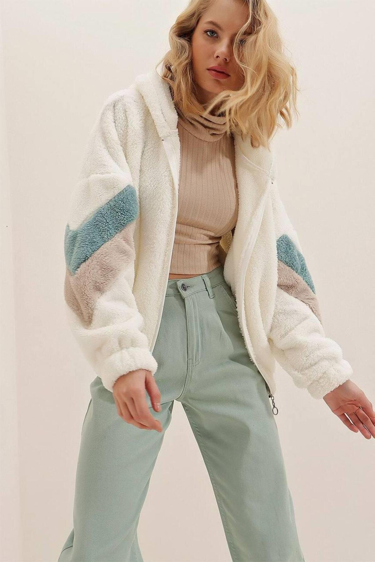 Welsoft Jacket with White Trim - RAWEA FASHİON