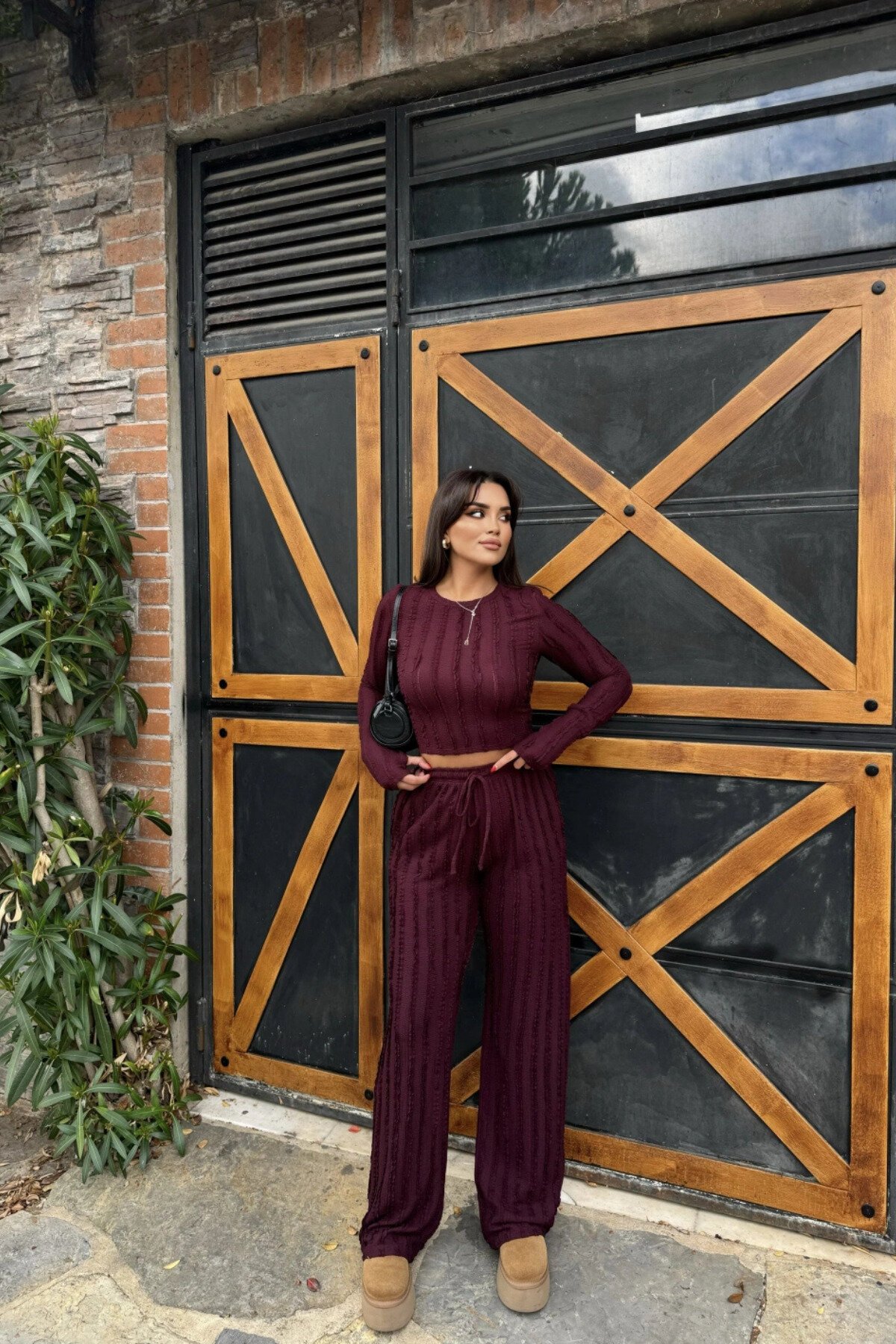 Burgundy Reverse Stitch Crew Neck Crop Pants Two-Piece Set - MOZENA