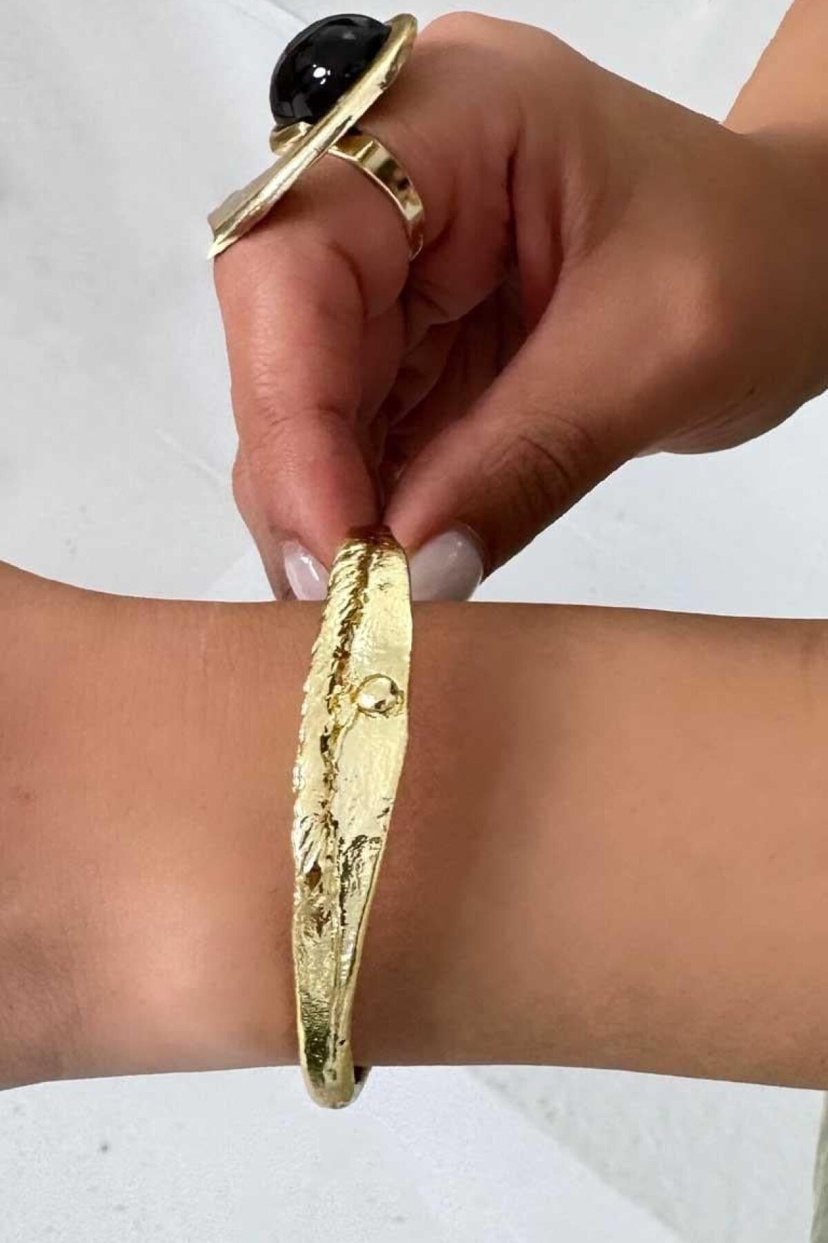 سوار ذهبي أسطوري - Byp Atelier