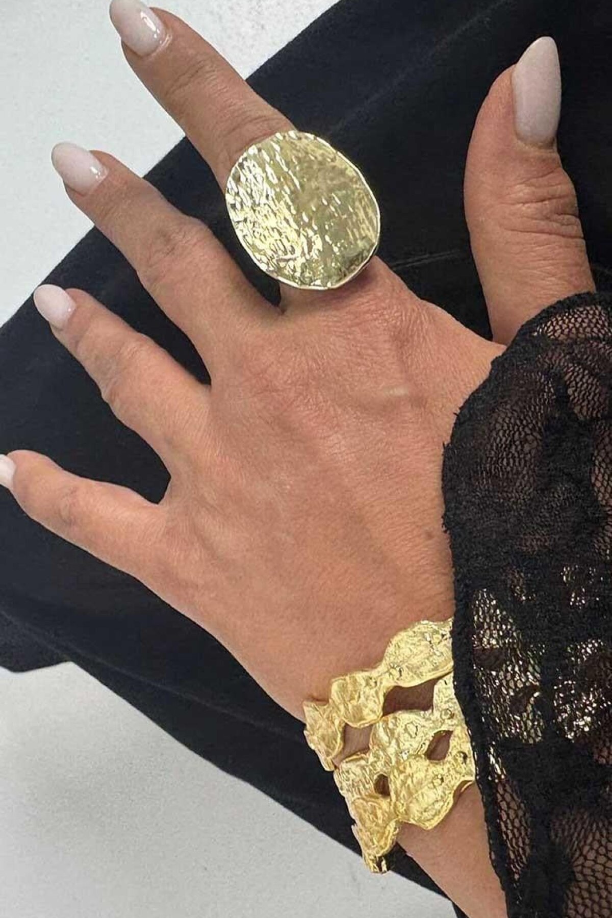 خاتم بيضاوي ذهبي - Byp Atelier