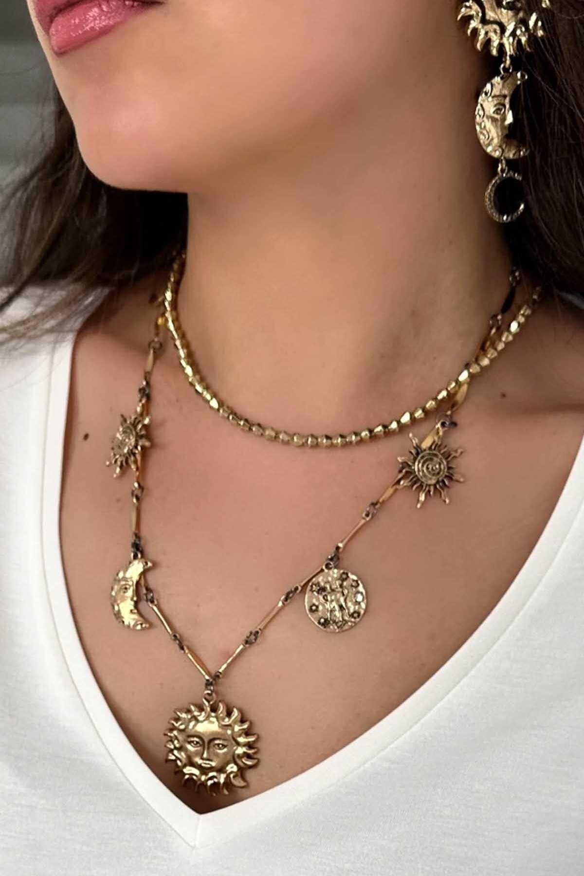 قلادة القمر والشمس الذهبية المرصعة بالحجر - Byp Atelier