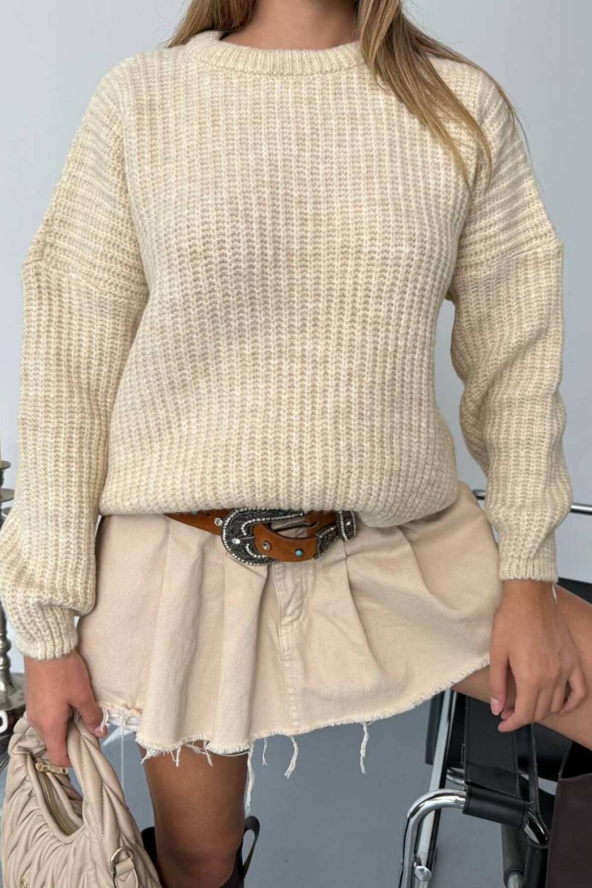 كنزة تريكو أوفرسايز بأكمام بالون كريمي - İLKCET MODA