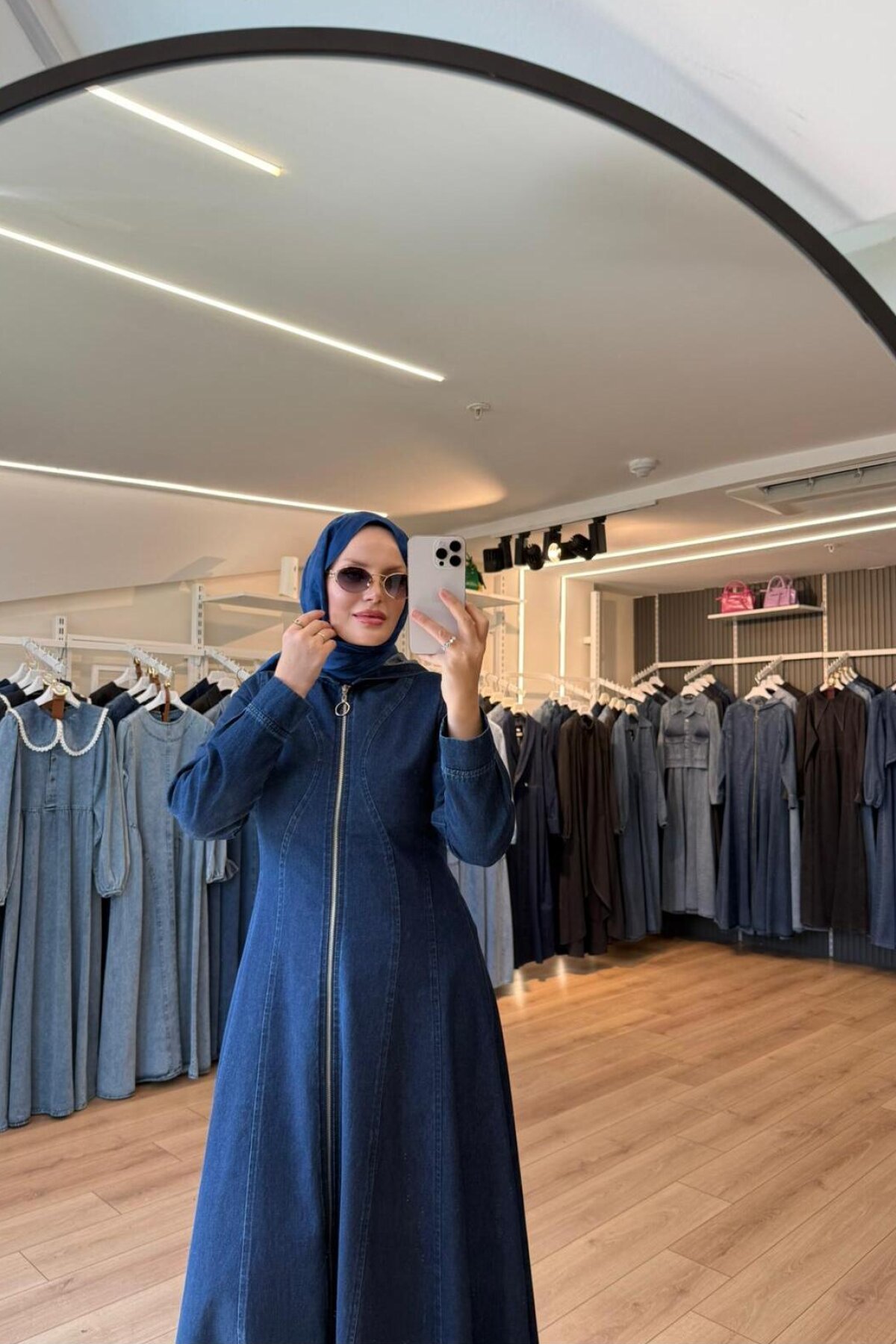 معطف دينم كحلي بقبعة وخياطة مموجة - OlaLady