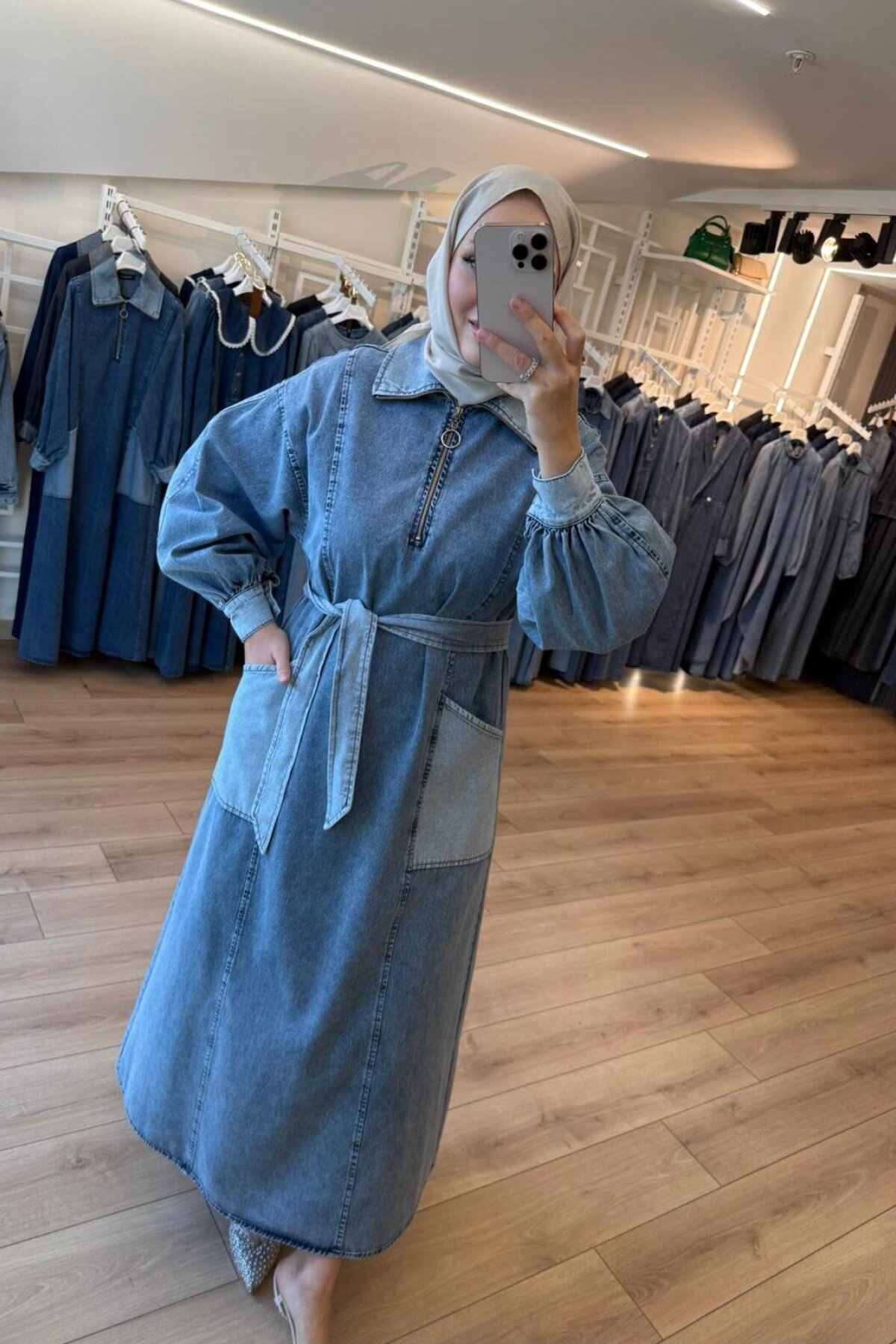 Mavi Açık Koyu Renk Kontrastlı Kemerli Denim Kot Tesettür Elbise - OlaLady