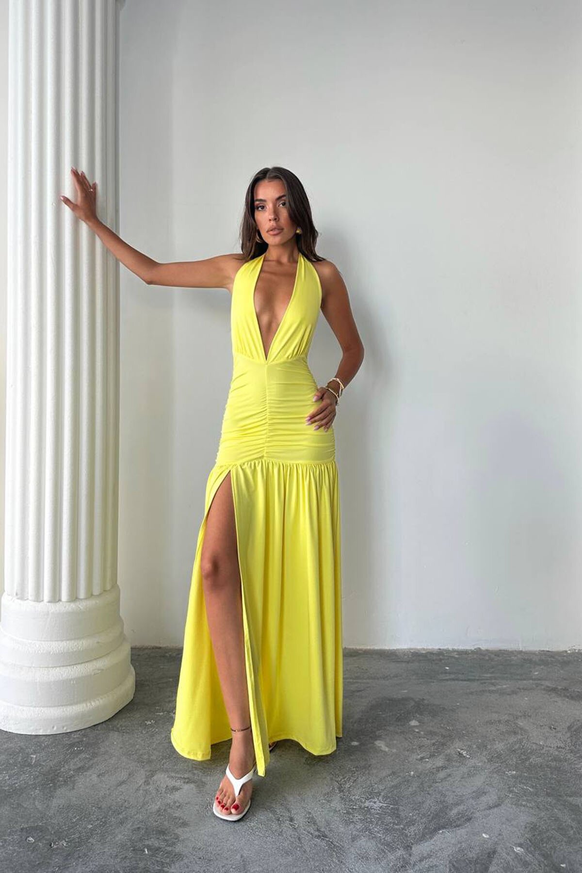 Sarı Uzun Halter Yaka Esnek Kumaş Abiye Elbise - XXL BUTİK