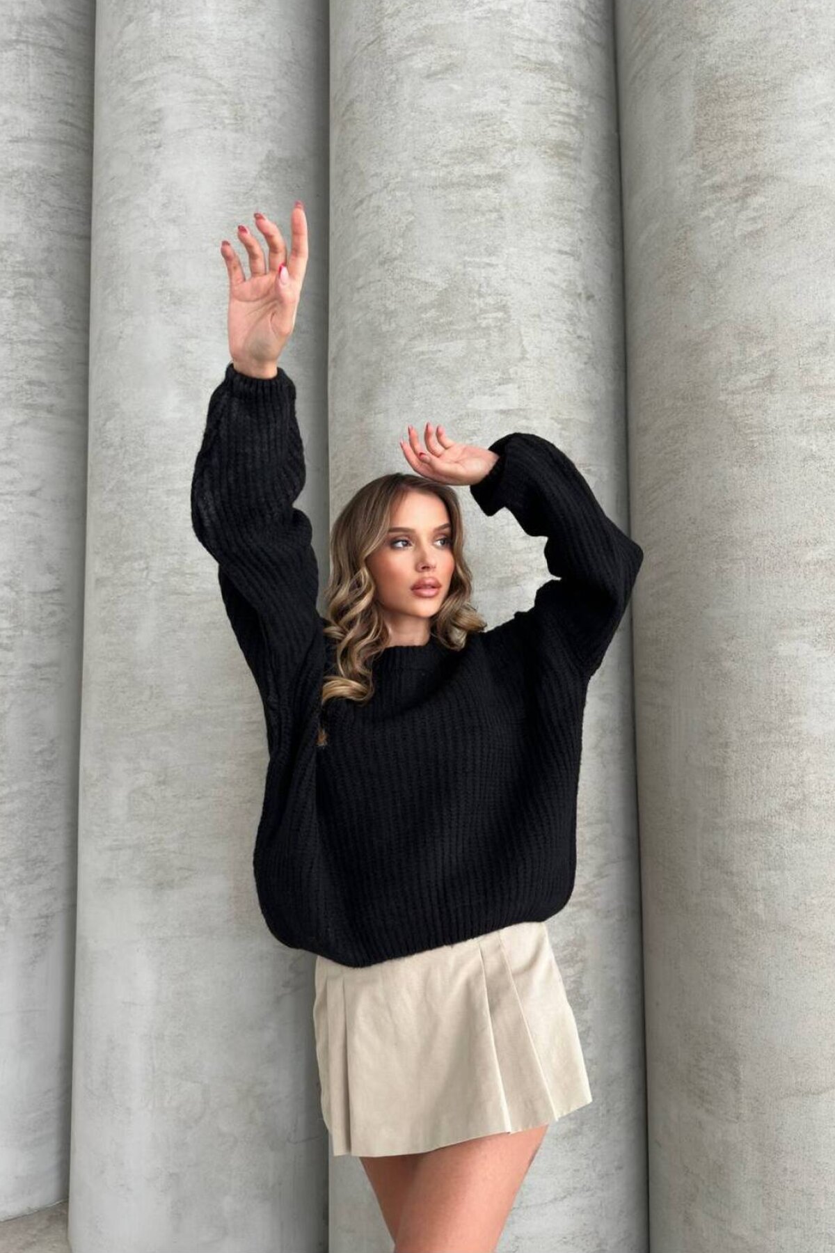 كنزة تريكو أوفرسايز بأكمام بالون سوداء - İLKCET MODA