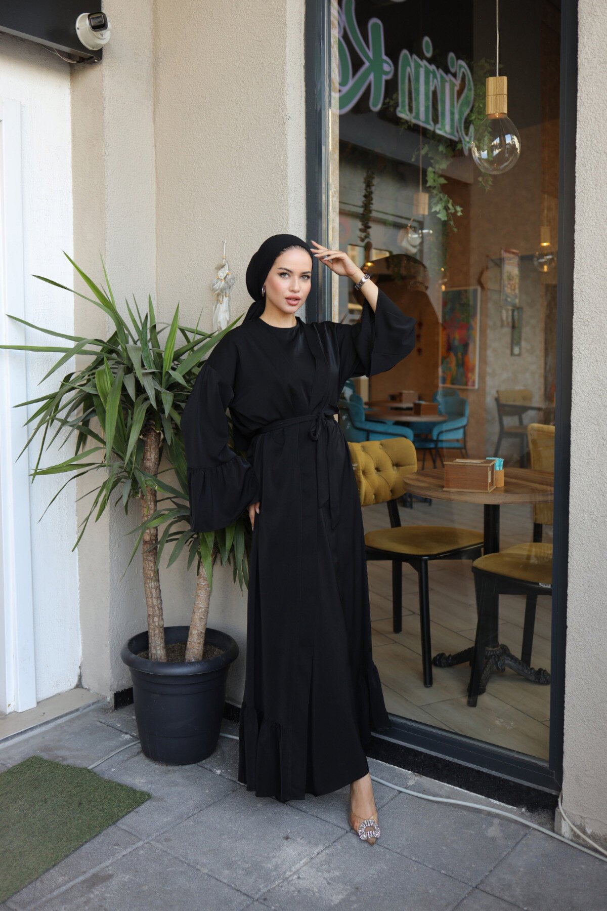 Siyah Fırfırlı İkili Tesettür Takım Abaya - Nissra