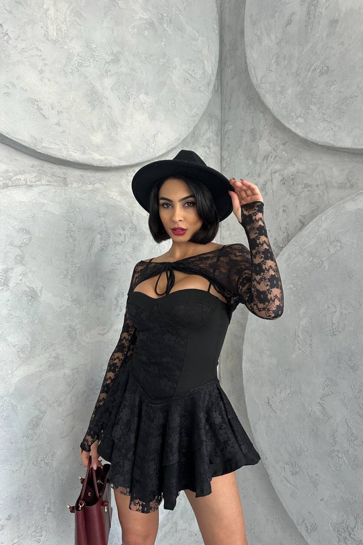 فستان أسود قصير بتفاصيل دانتيل - XXL BUTİK