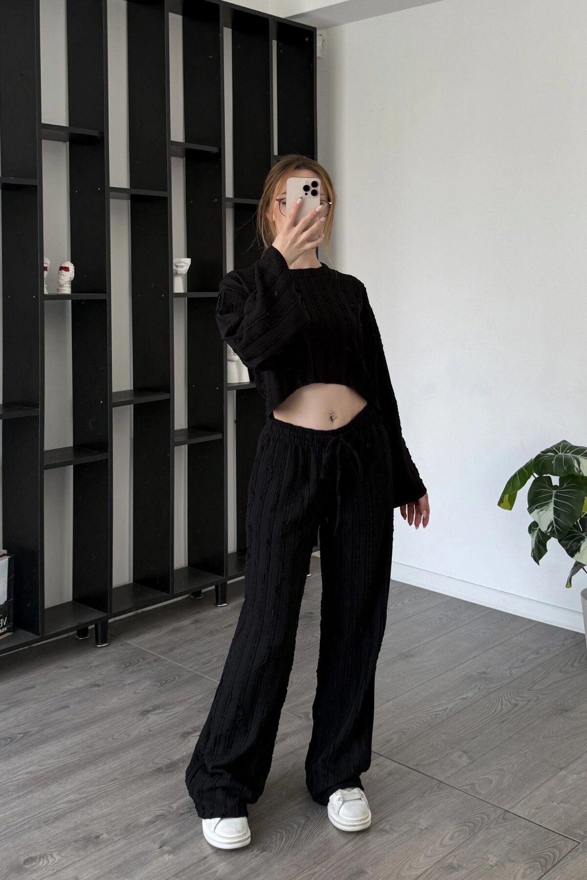 Black Reverse Stitch Cropped Two-Piece Pants Set - MOZENA