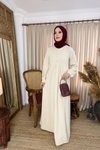 فستان محتشم بيج محبوك بأزرار وبلاكيت جزئي