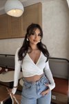Beyaz Kruvaze Yaka Dalgıç Kumaş Basic Crop Bluz