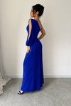 Saks Mavisi Uzun Tek Omuzlu Kollu Yırtmaç Detay Krep Kumaş Abiye Elbise