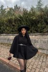 Siyah Kemerli Buklet Kumaş Panço