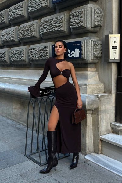 Acı Kahve Uzun Asimetrik Kesim Dekolte Detay Abiye Elbise