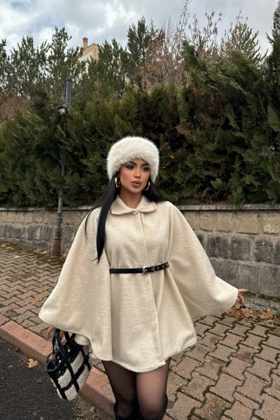 بونشو من قماش البوكليه البيج بحزام