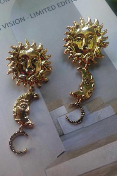 Gold Taşlı Ay Ve Güneş Küpe